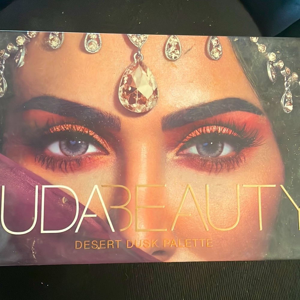 Huds beauty eye shadow palate